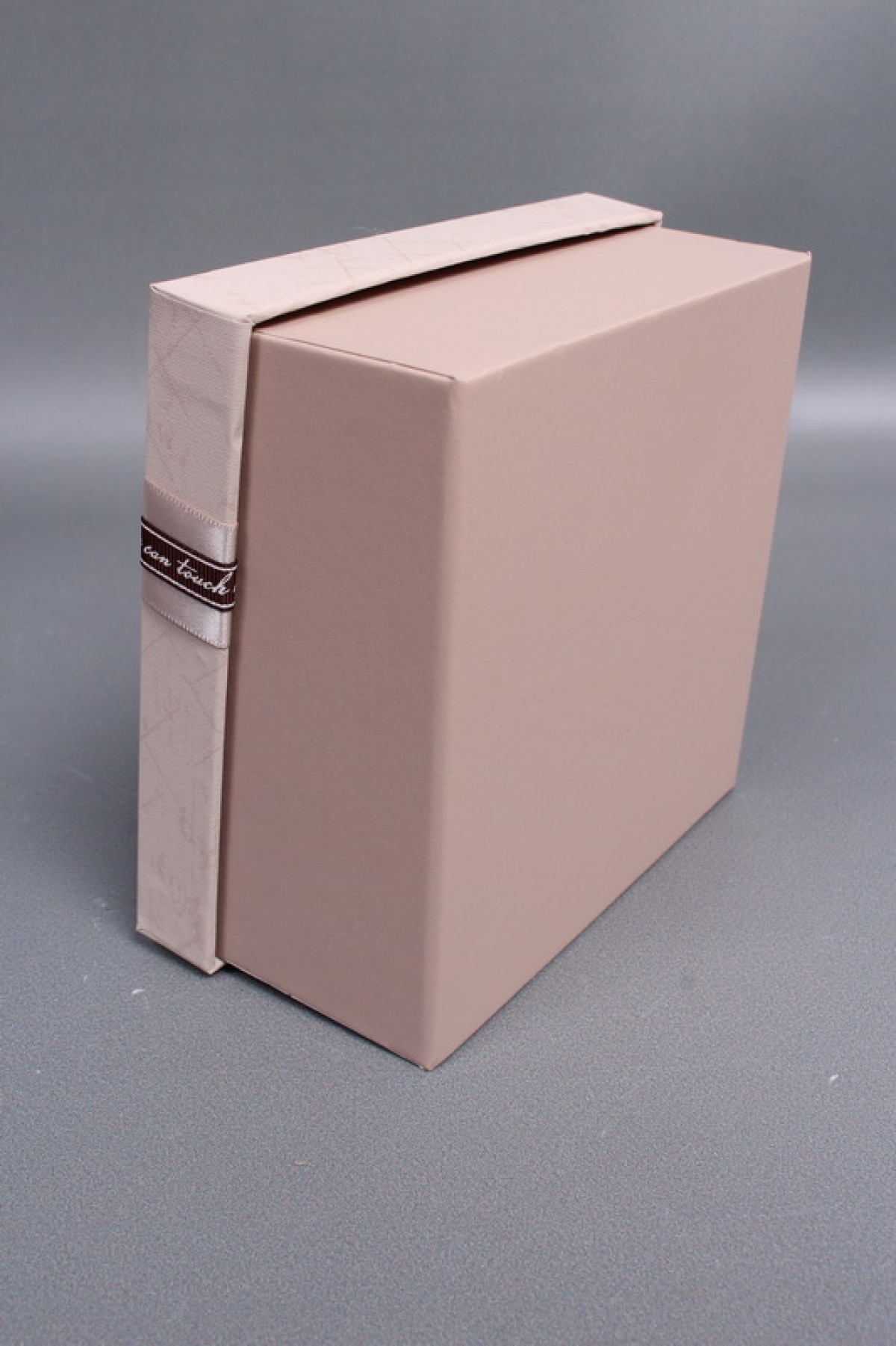 Набор коробок подарочных из 3шт - 19*19*9,5, 17*17*8, 15*15*6,5 см, св.бежевый  7836М