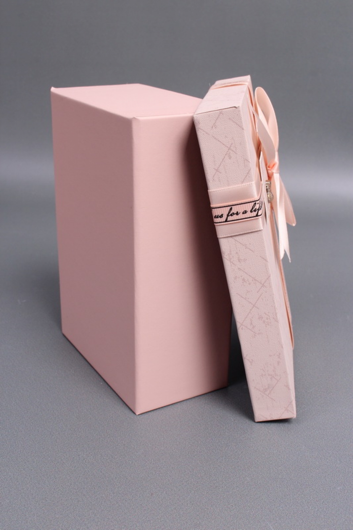 Набор коробок подарочных из 3шт - 22,5*16*9,5, 20*14*8, 17,5*12,5*6,5 см, св.розовый 7591М