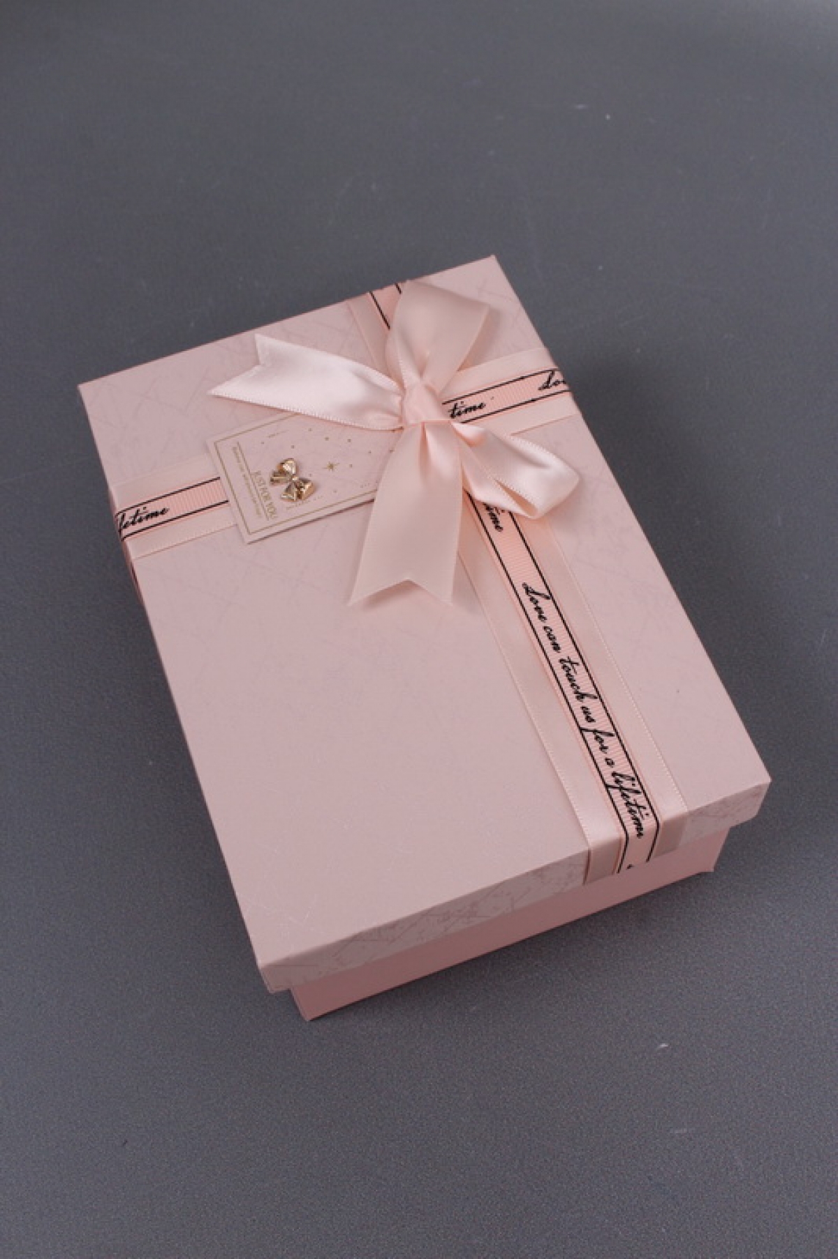 Набор коробок подарочных из 3шт - 22,5*16*9,5, 20*14*8, 17,5*12,5*6,5 см, св.розовый 7591М