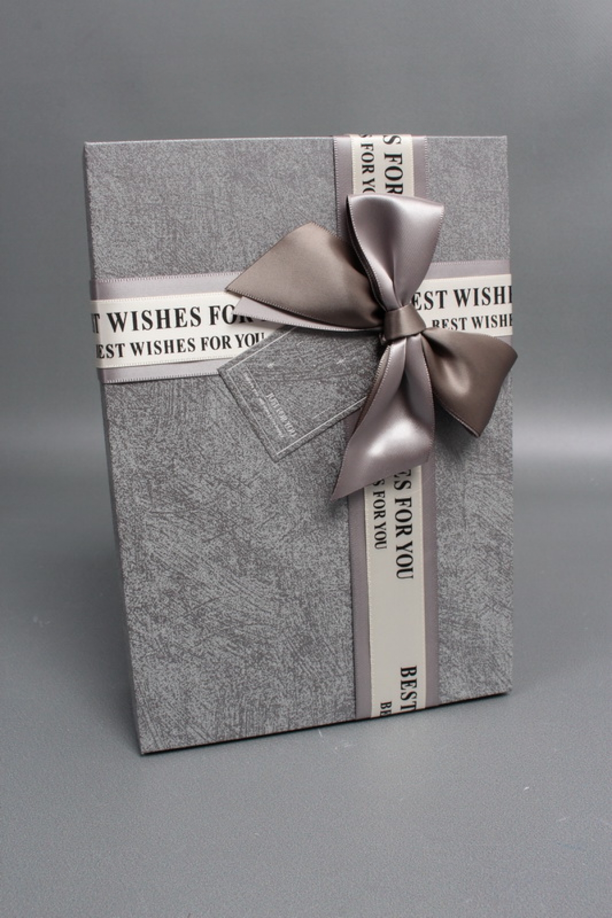 Набор коробок подарочных из 3шт - 33,5*25*11,5, 29*21*9, 24,5*17*6,5 см, св.серый 7645М