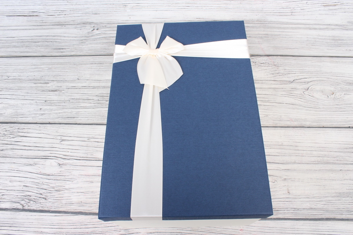 Набор подарочные коробок из 3 шт - Прямоугольник высокий сине/белый 32*21*15см В359