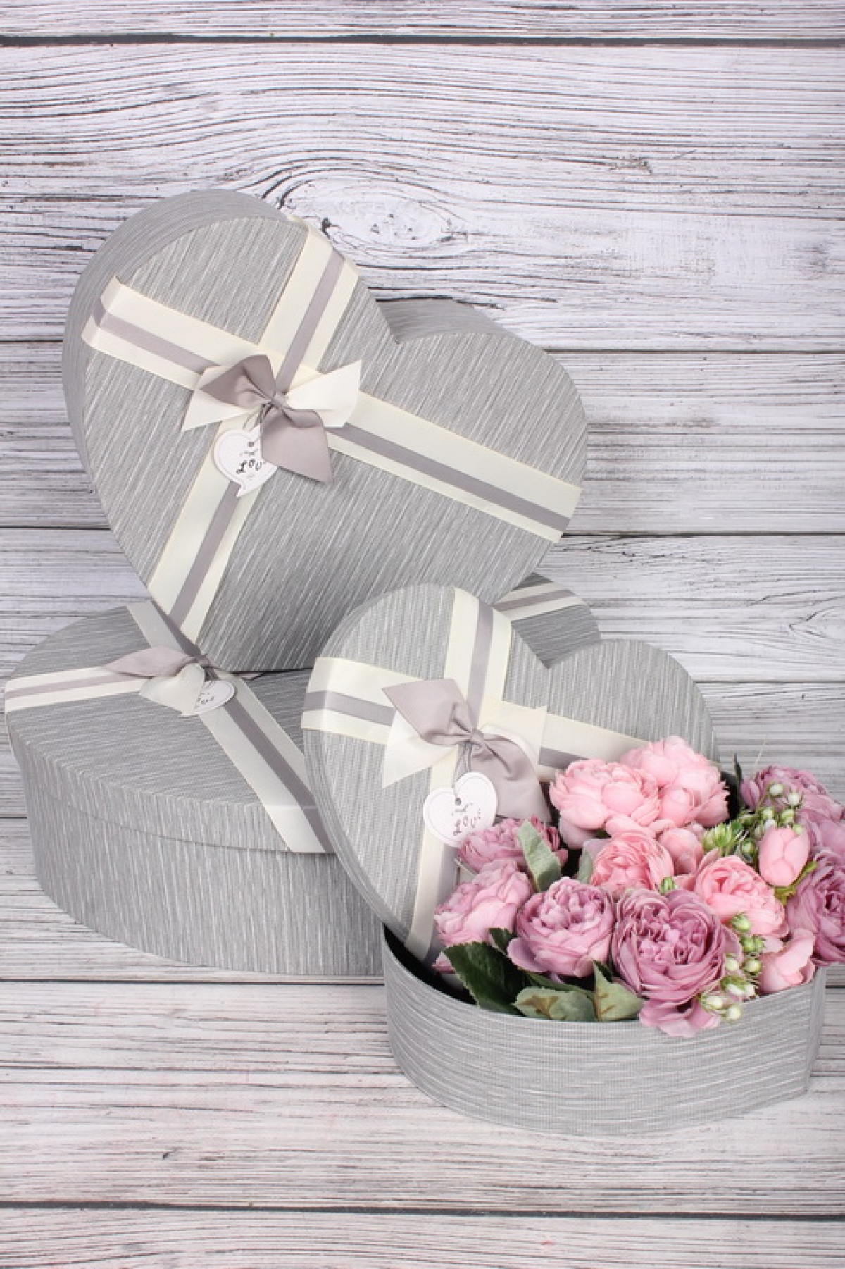 Набор подарочные коробок из 3 шт -  Сердце серое  39*32,5*12см  ZY56360GREY