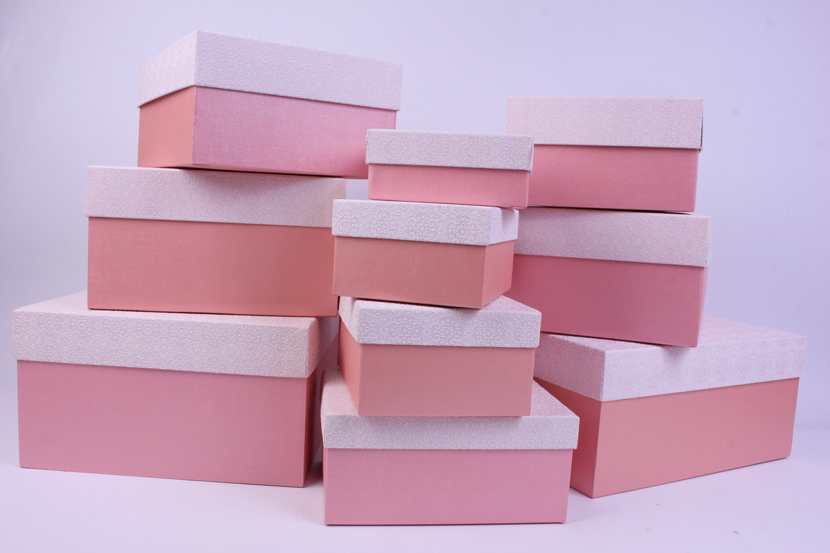 Коробки 1 24. Набор подарочных коробок. Красивые картонные коробки. Розовые картонные коробки. Подарочные коробки розовые.