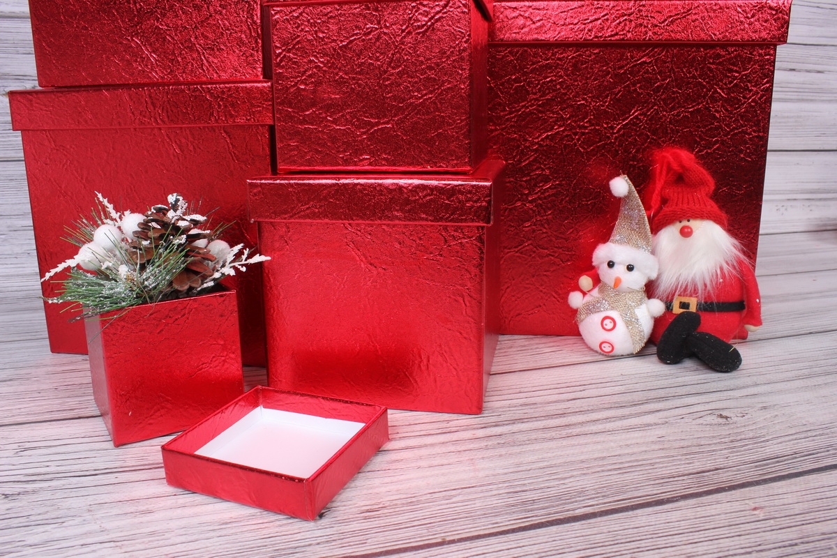 Набор подарочных коробок из 10 шт - КУБ "Красный Металл" 26,5*26,5см  SY601-A33G014