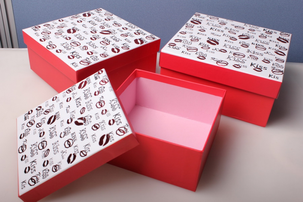 Большие красивые коробки. Подарочные коробки. Коробочка для подарка. Красивые коробки для подарков. Красивая коробка.