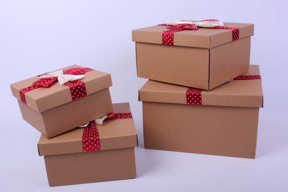 Купить красивые коробку. Коробка крафт 80x80x40. Коробка для подарка. Красивые коробки для подарков. Крафтовые коробочки для подарков.