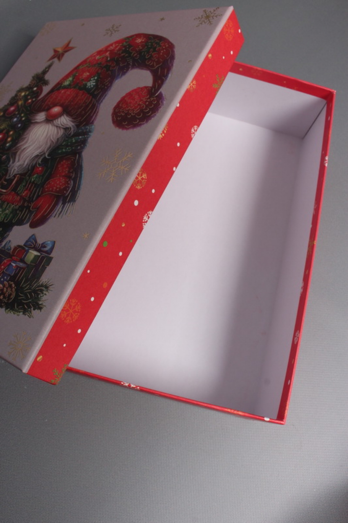 Набор подарочных коробок из 3шт - Прямоугольник НГ Гномики с тиснением 33*23*9  N2508