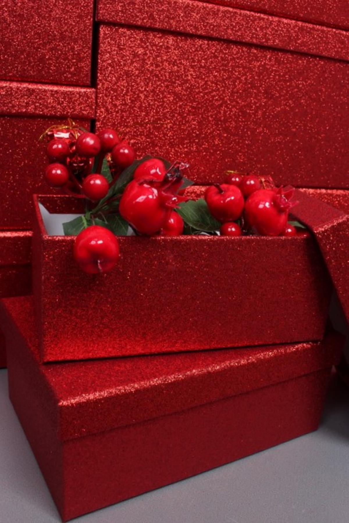 Набор подарочных коробок из 10шт - Прямоугольник НГ Искорка красный с блестками 37*29*16  N343