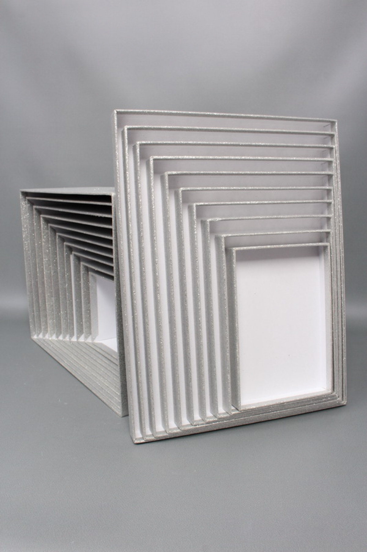 Набор подарочных коробок из 10шт - Прямоугольник НГ Искорка серебро с блестками 37*29*16  N344