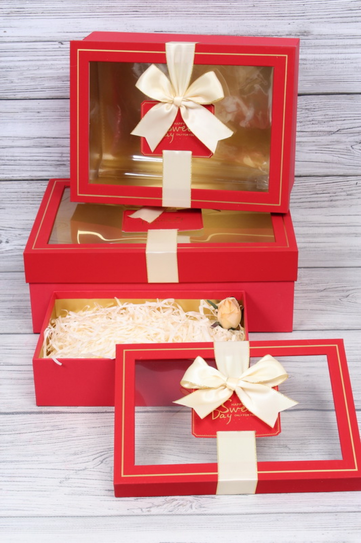 Набор подарочных коробок из 3шт - Прямоугольник с окном и наполнителем красный 33*25*11см К709