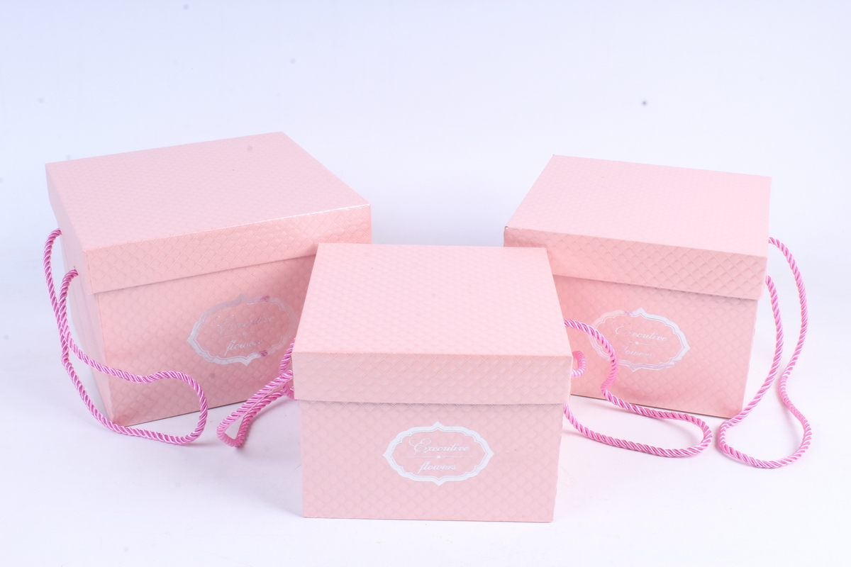 Набор подарочных коробок  из 3 шт - Квадрат Шкатулка тиснёная Executive flowers розовая 