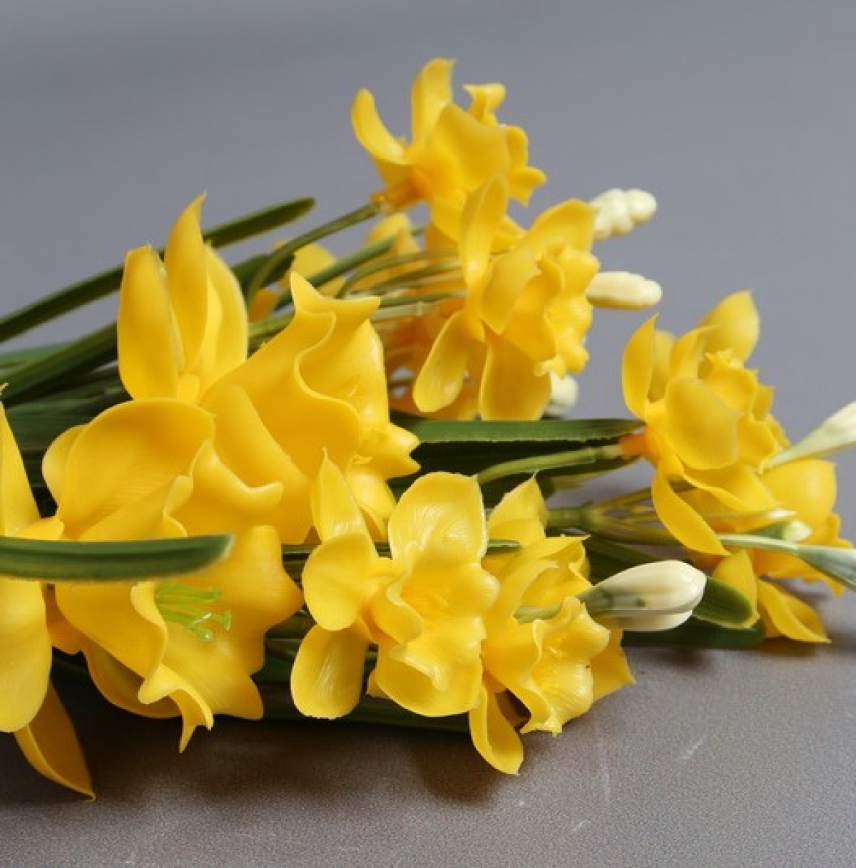 Нарциссы силиконовые букет желтые 35см