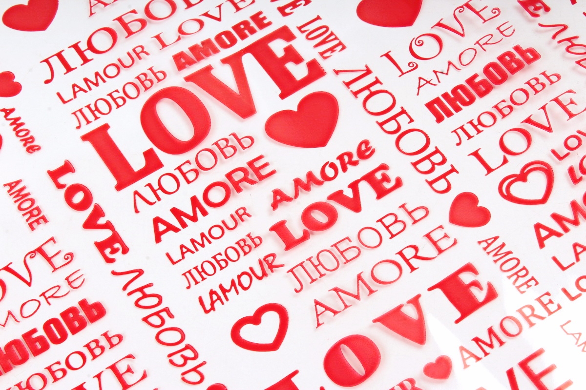 Пленка цветная Love 70см красный	(200гр) 00054787