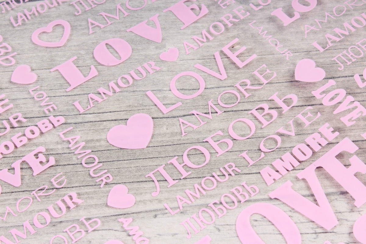 Пленка цветная Love 70см розовый	(200гр) 00054788