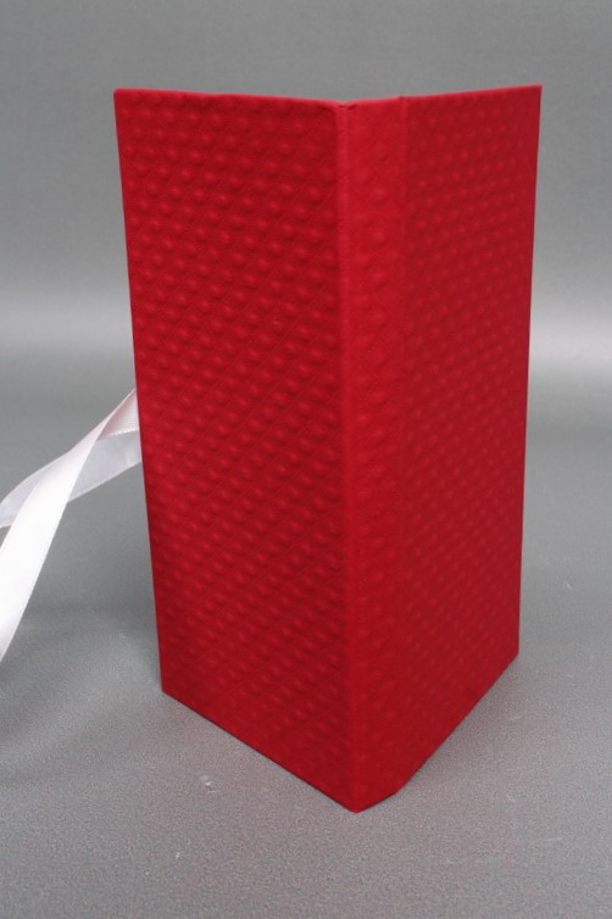 Подарочная коробка ДЛЯ ДЕНЕГ с бантом,тиснение РОМБ- крупный, 172х83х16,красный Д10303П.032