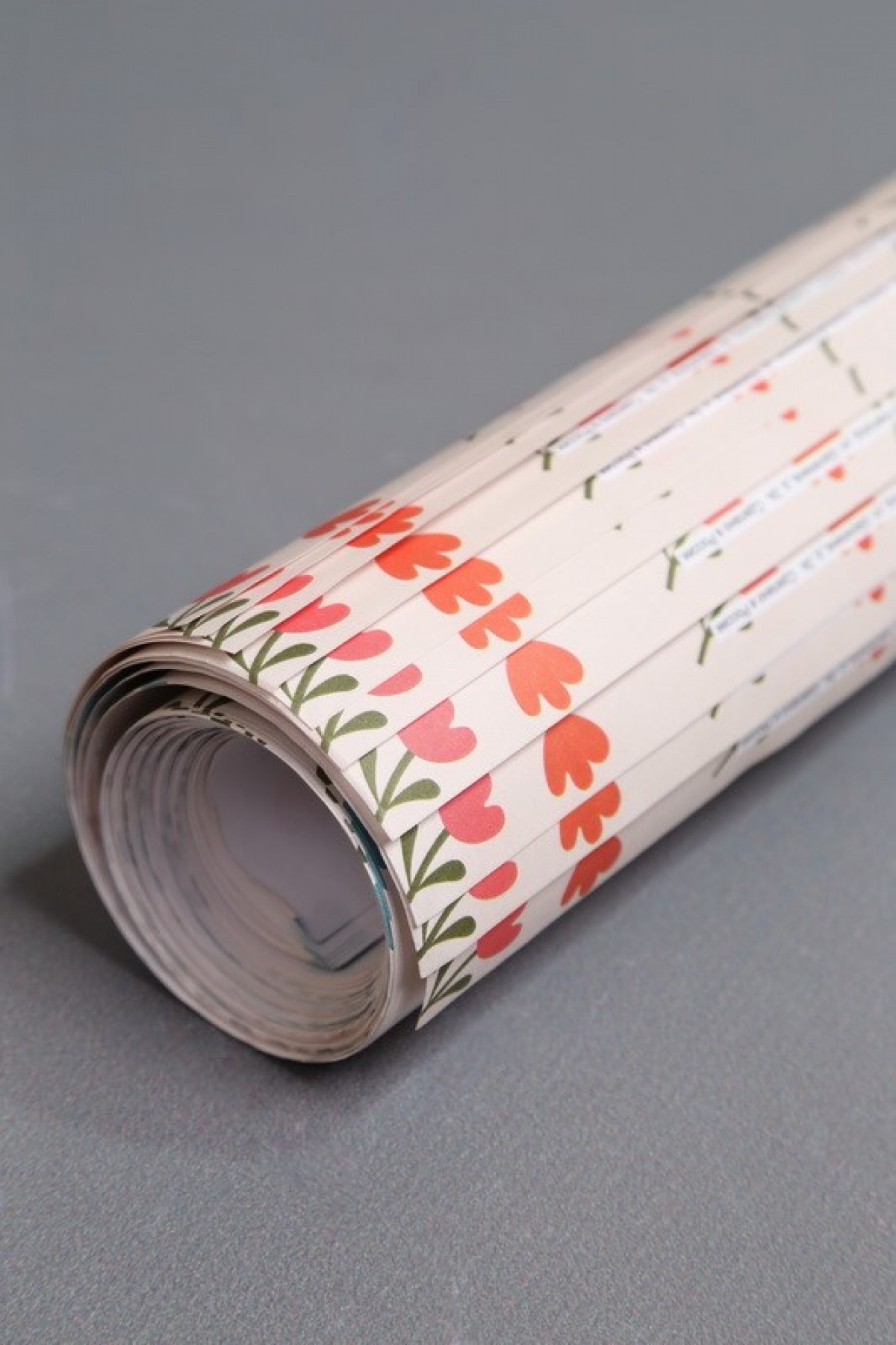 Подарочная упаковочная бумага "Цветочки" 1*0,7м (10 листов/рулон).70г/м2.  34310