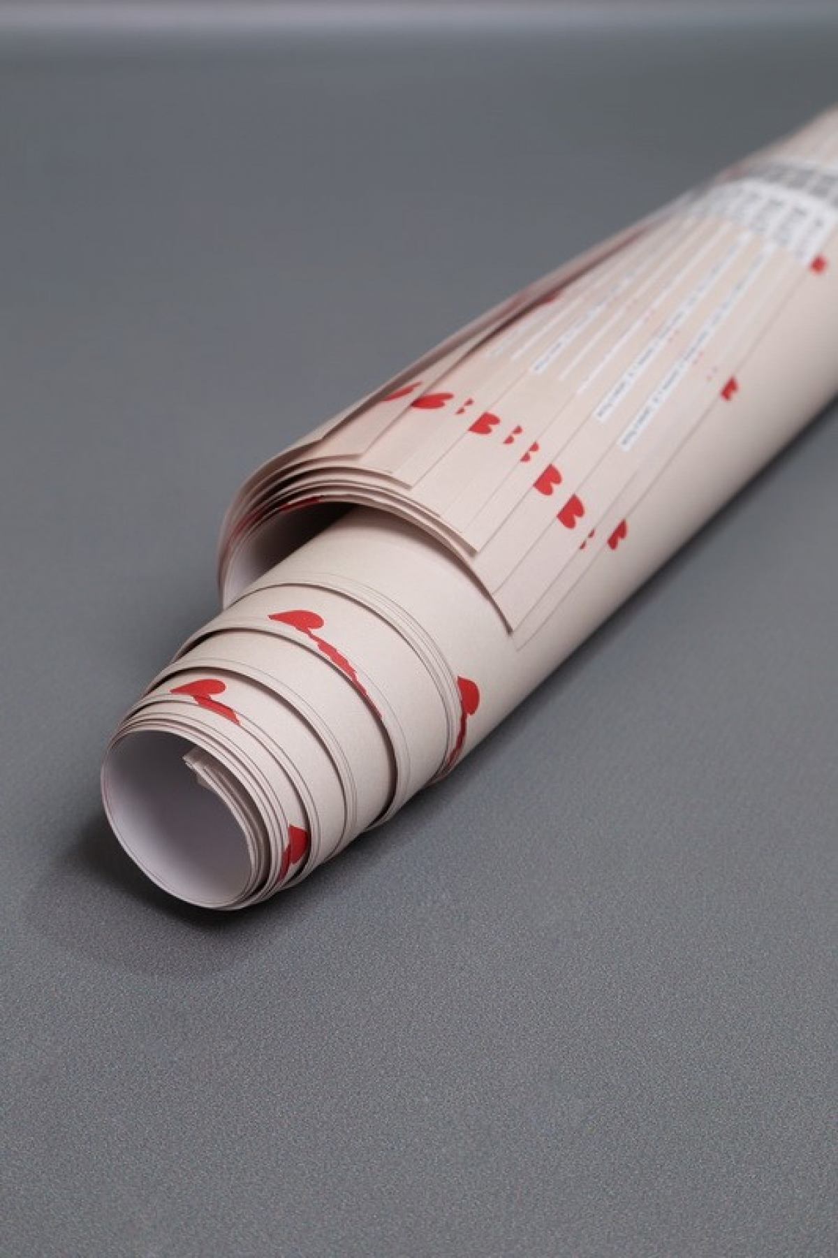 Подарочная упаковочная бумага "Сердечки" 1*0,7м (10 листов/рулон).70г/м2. 34312