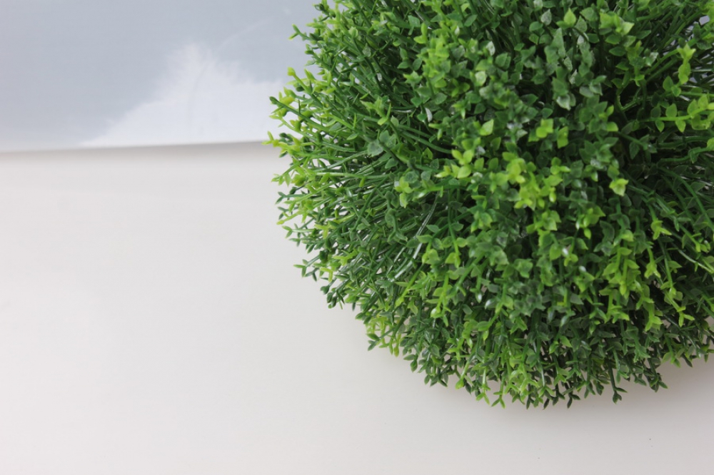 шар декоративный зеленый туя  d=15см