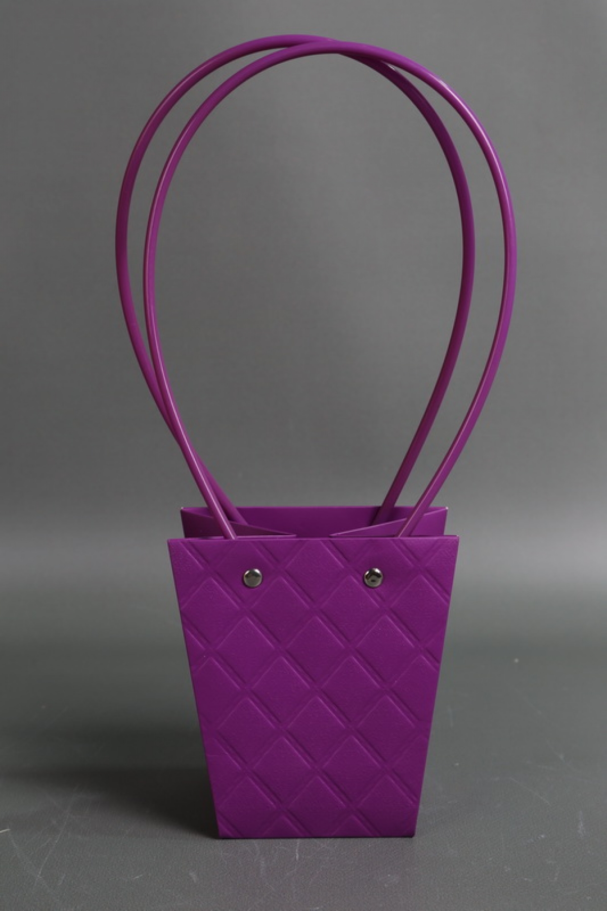 Сумка для ЦВЕТОВ (14) Тиснение клетка 12*8*12,5 фиолетовая  М14   Цена за 1шт