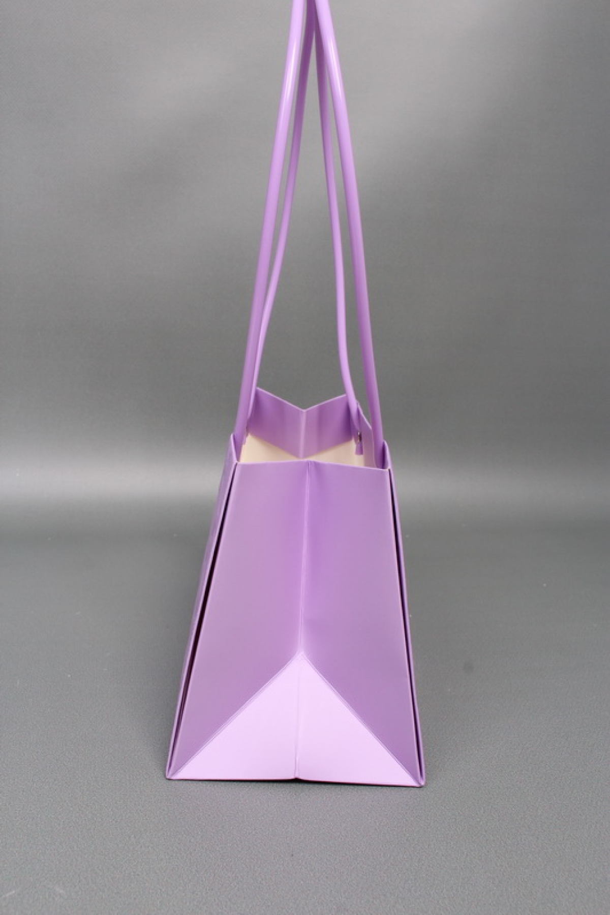 Сумка для ЦВЕТОВ (11) Тиснение клетка 22*13,5*10,5 ярко-сиреневый  М11   Цена за 1шт