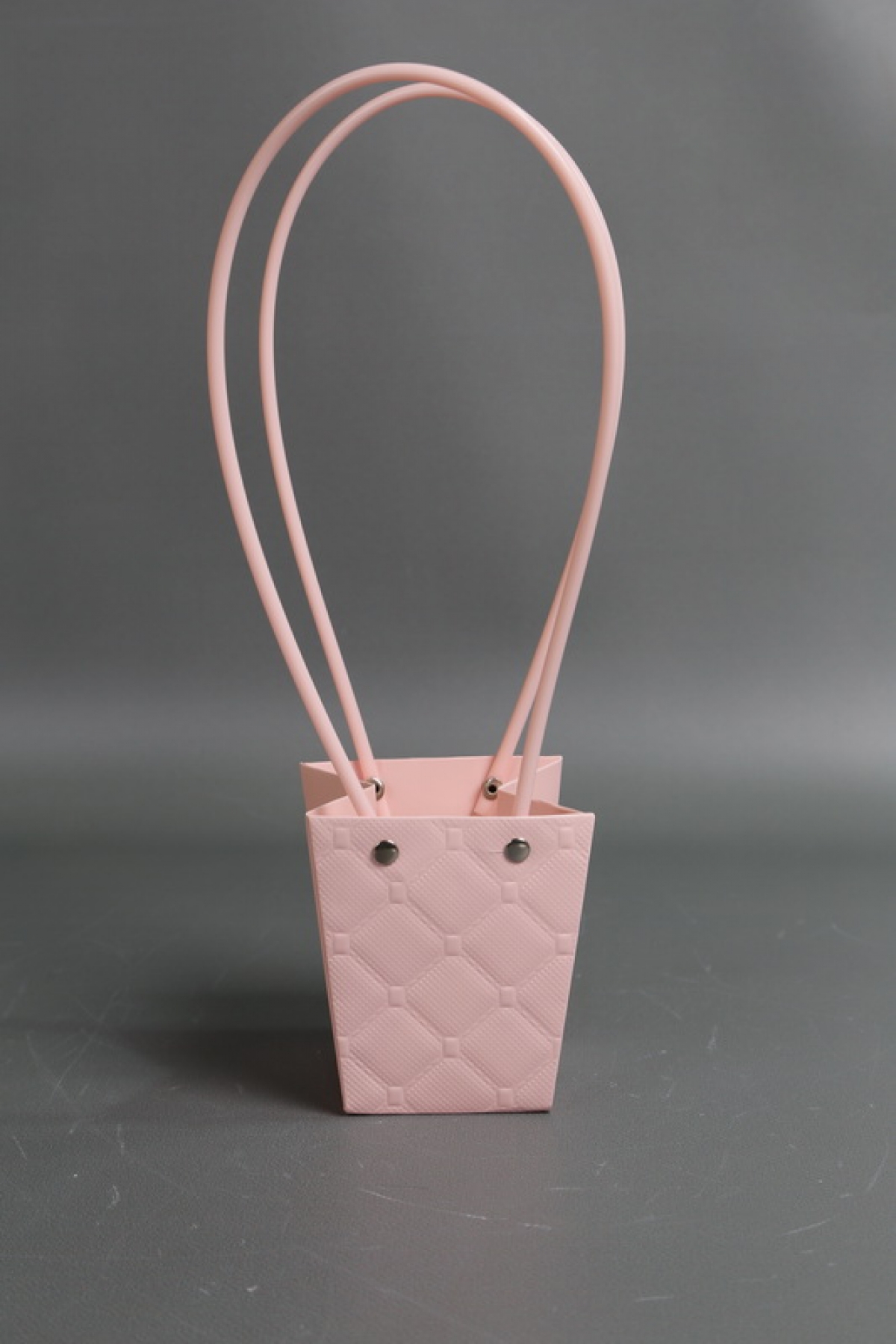 Сумка для ЦВЕТОВ тиснение Клетка (16) 10*8*10,5  розовый  М16   Цена за 1шт