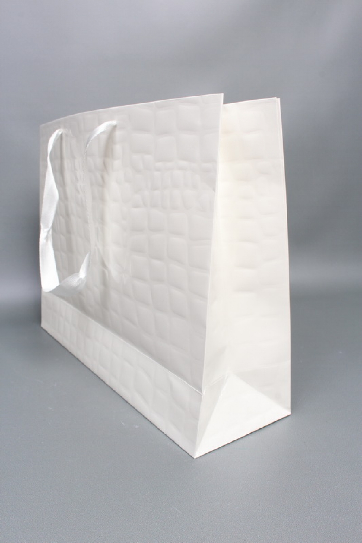 Сумка ЛЮКС белая кожа лак 40*30*12  L197