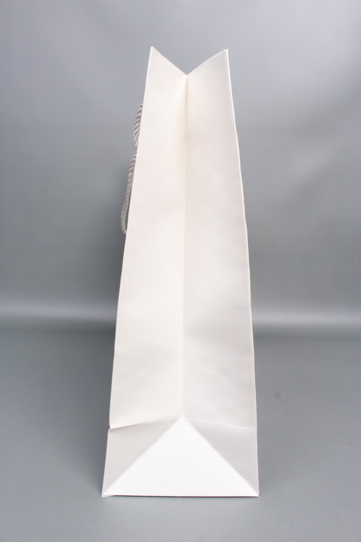 Сумка ЛЮКС Кнопки металл 50*40*15 белый  L1994