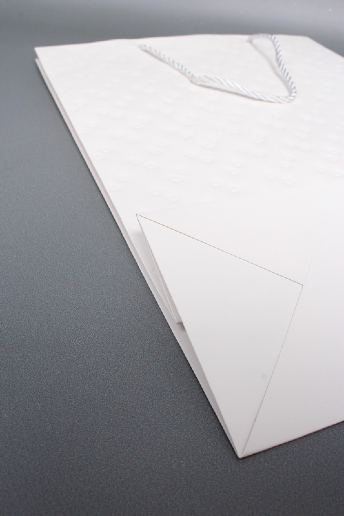 Сумка ЛЮКС Кнопки металл 31*42*12 белый  L1993