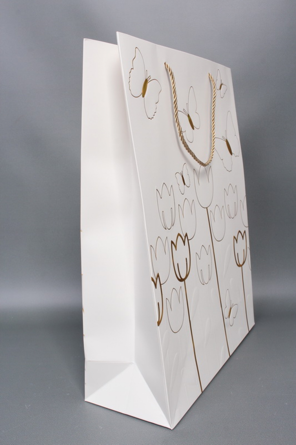 Сумка  Люкс Тюльпаны и Бабочки тиснение  31*42*12  белый  L967