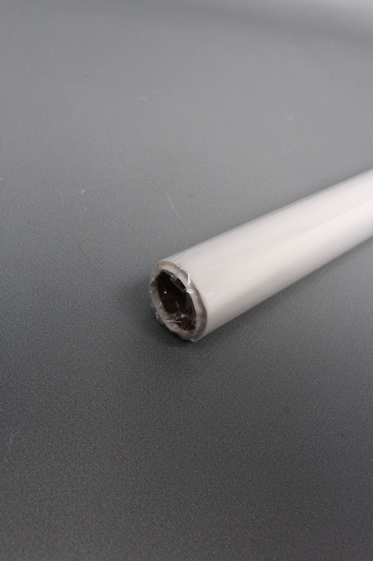 Упак. материал флористич. пленка "Водонепроницаемый тишью", 20 мкр, 58 см х 10 м, белый  1586М