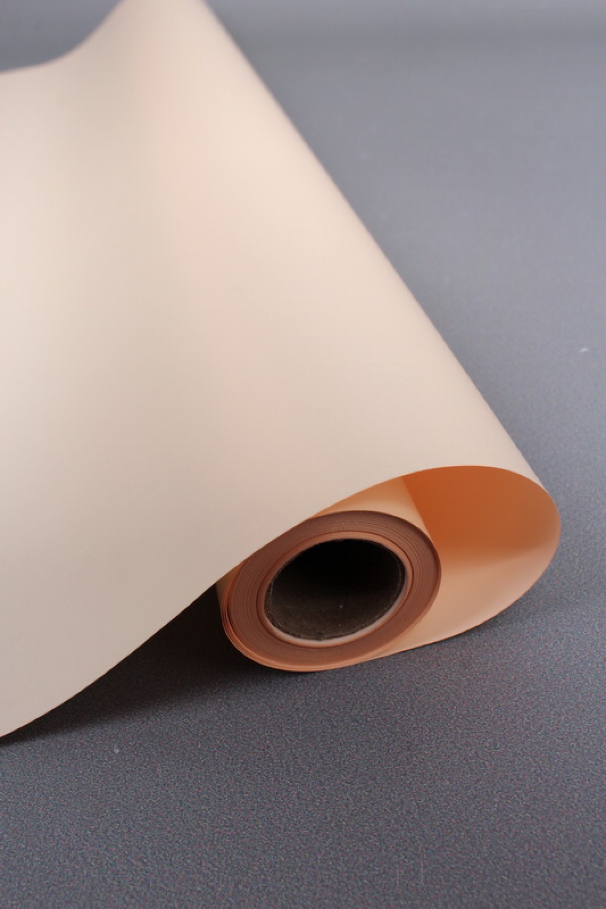 Упак. материал флористическая пленка "Жемчужина", 65 мкр, 58 см х 10 м, кремовый 5609М