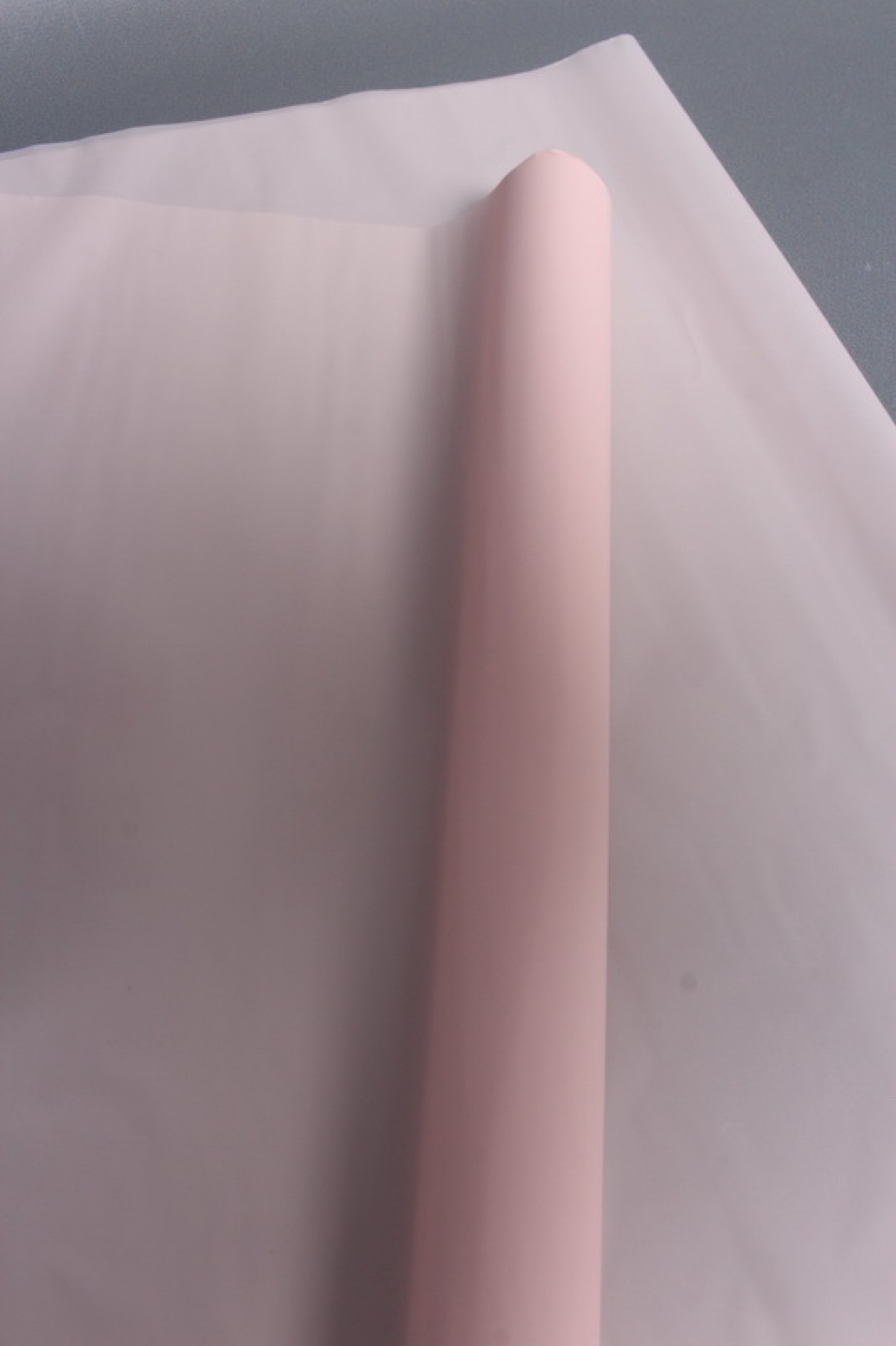 Упак. материал флористич.  пленка "Водонепроницаемый тишью", 20 мкр, 58 см х 10 м, роз. пастель1609