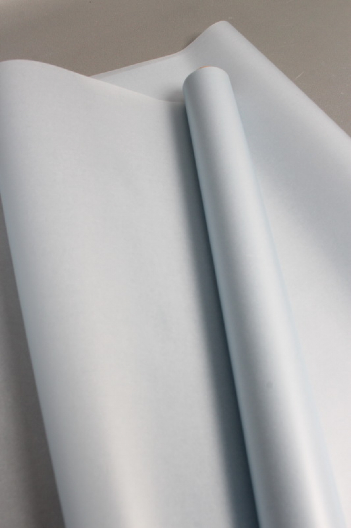 Упаковочный материал флористическая пленка с тишью, 65 мкр, 58 см х 10 м, холодный голубой 3234М