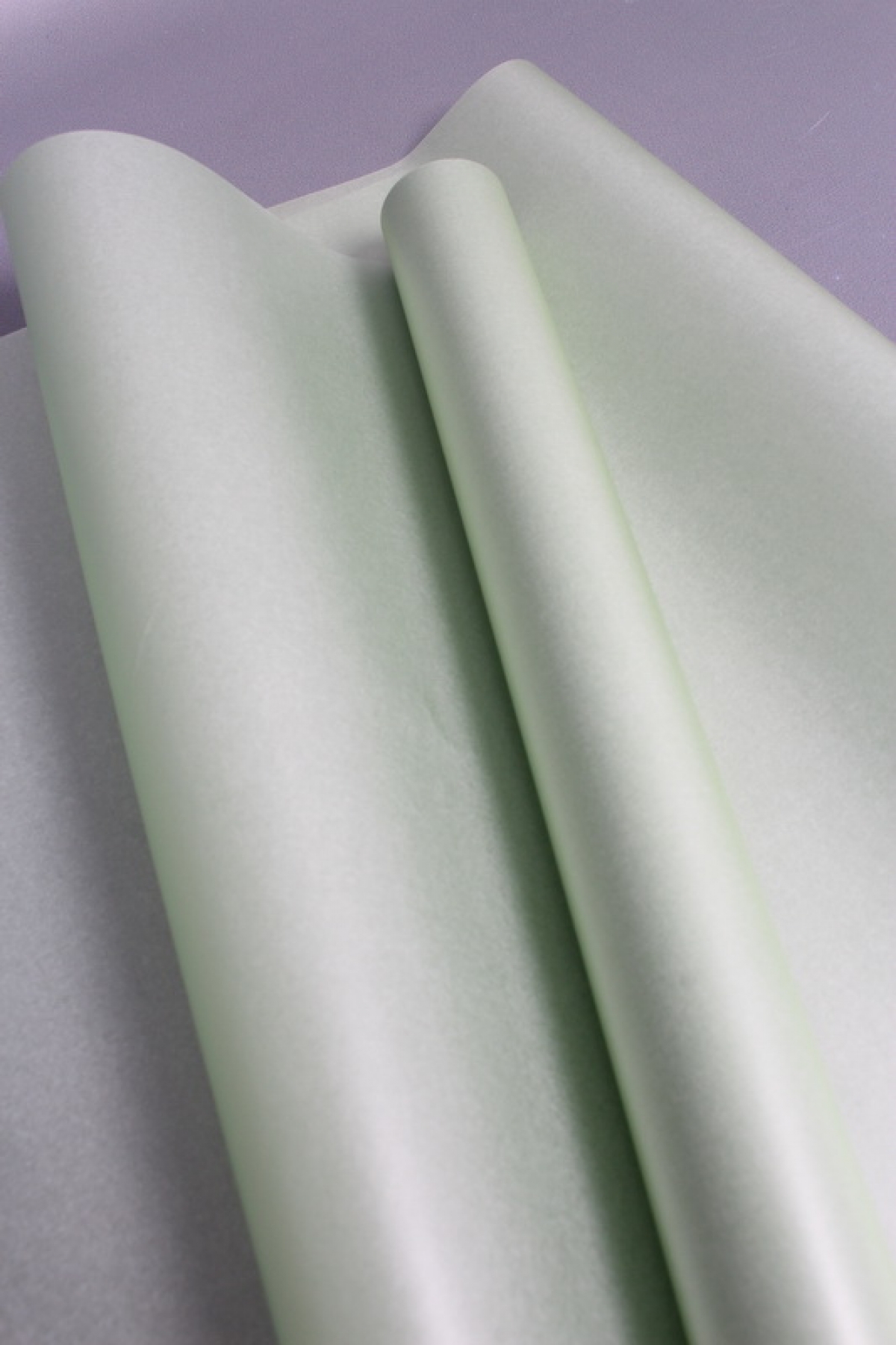 Упаковочный материал флористическая пленка с тишью, 65 мкр, 58 см х 10 м, св-зеленый 3227М