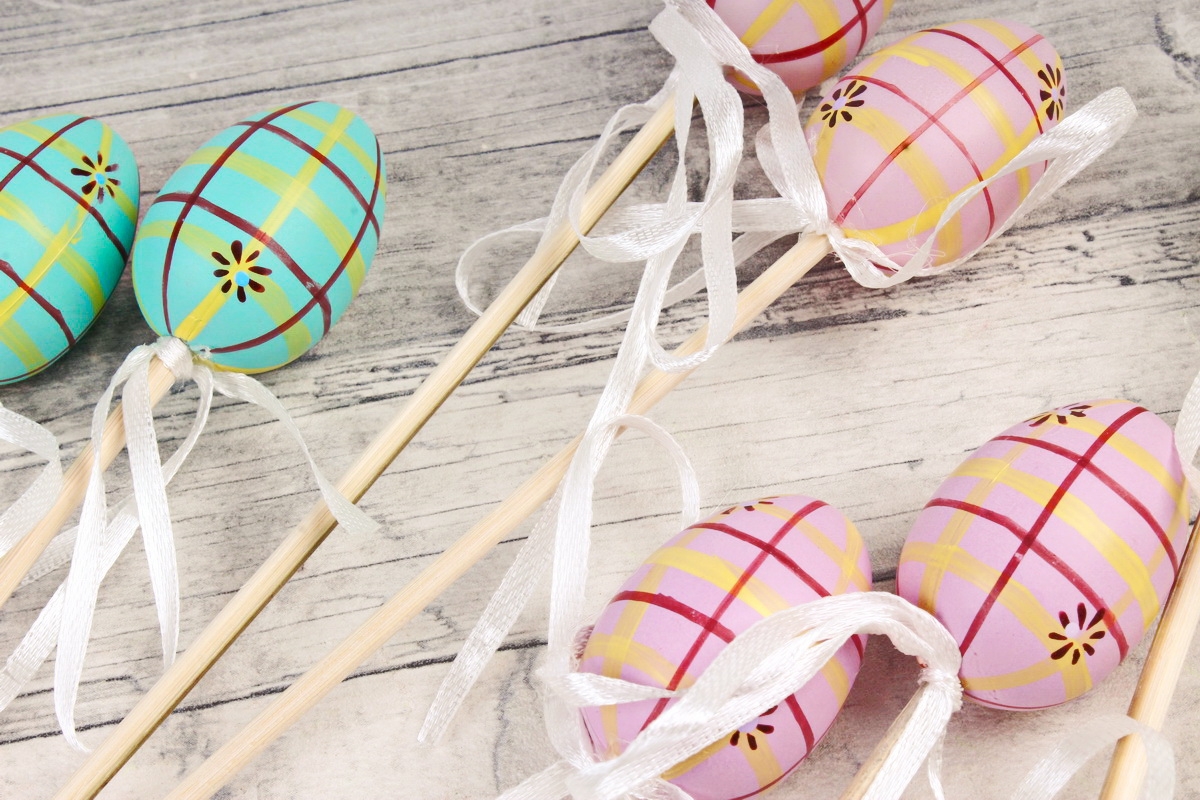 Вставки яйца 4 см  из пластика по 12 шт  4CM EGG WS MIX B