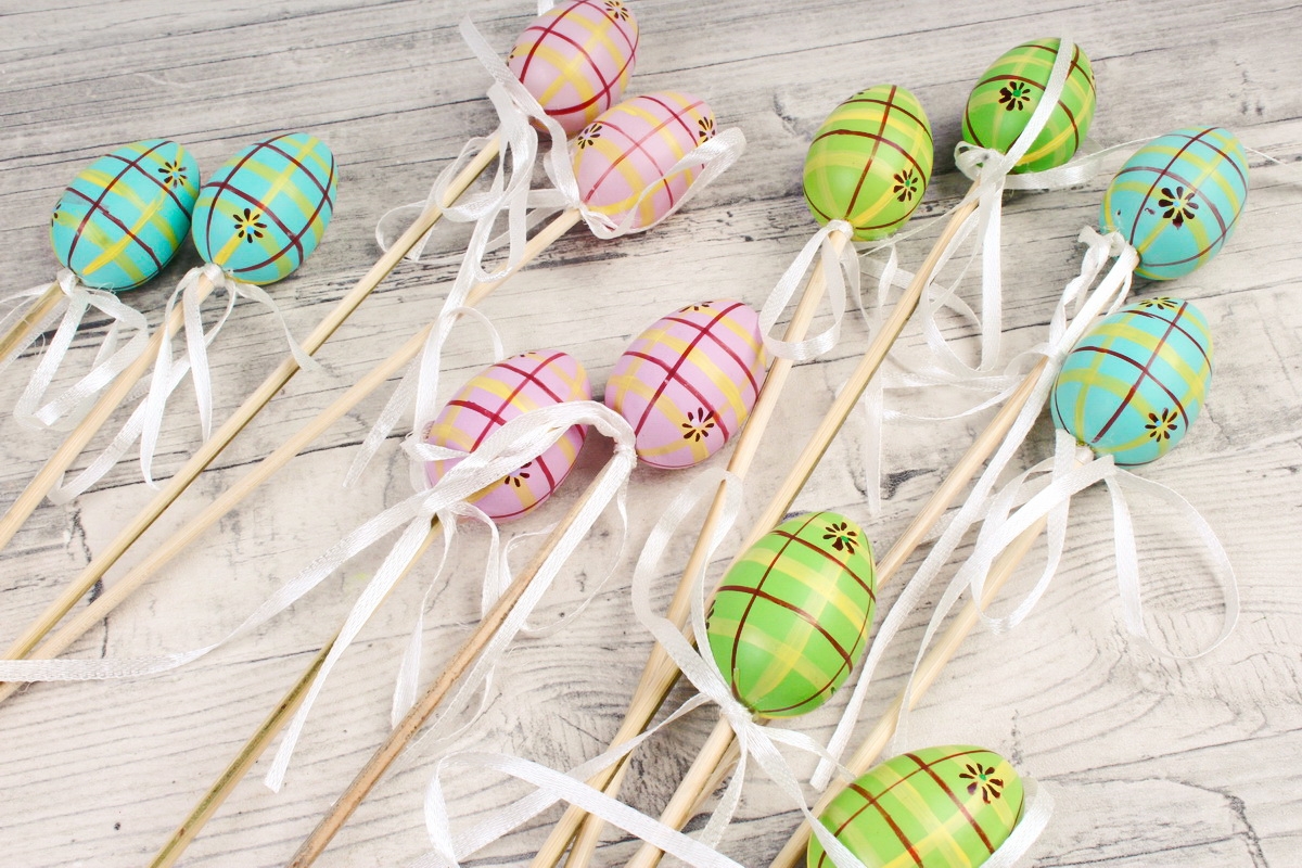 Вставки яйца 4 см  из пластика по 12 шт  4CM EGG WS MIX B