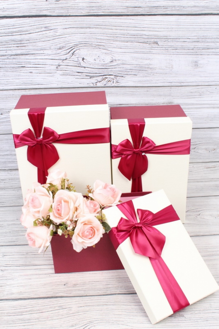 Набор подарочные коробок из 3 шт - Прямоугольник высокий бело/бордовый 32*21*15см В359
