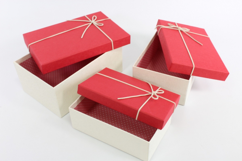 огромные коробки для подарков. коробка для ремня. коробочка для подарка. коробка для подарка бежевая. в каких магазинах продают коробки.