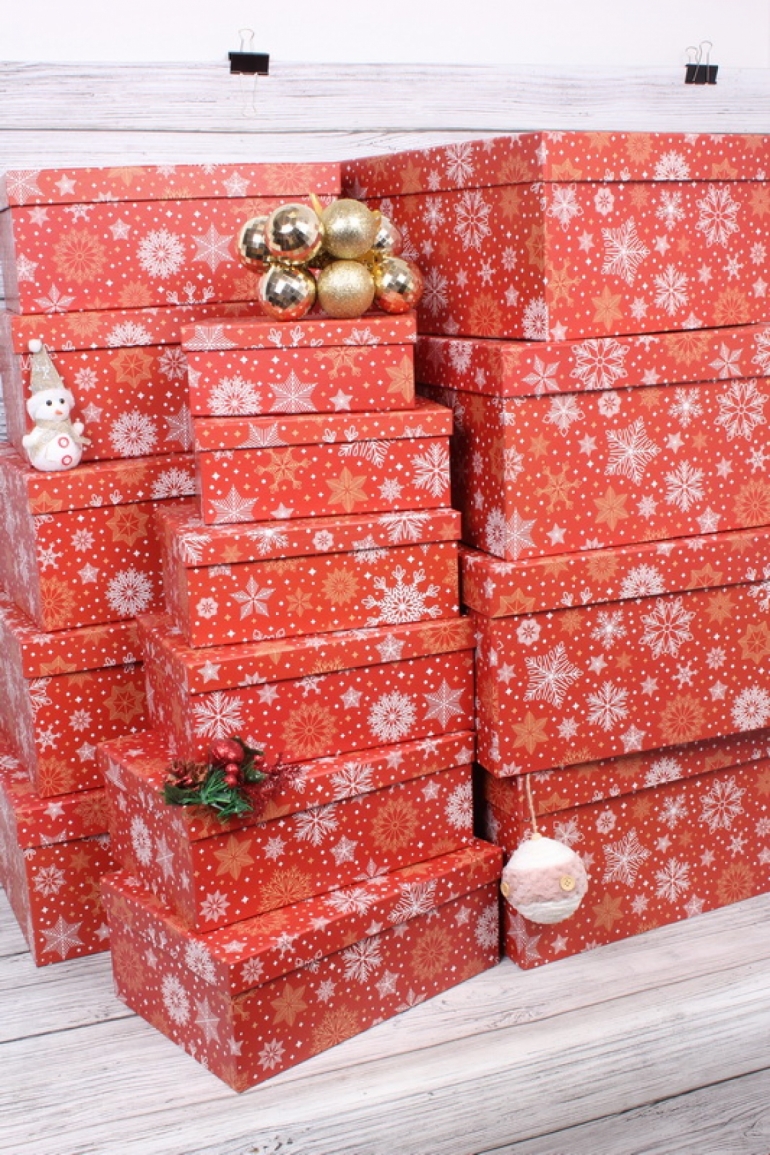 Набор подарочных коробок из 15шт -   Прямоугольник НГ Снежинки на красном 52*40*22см  N193