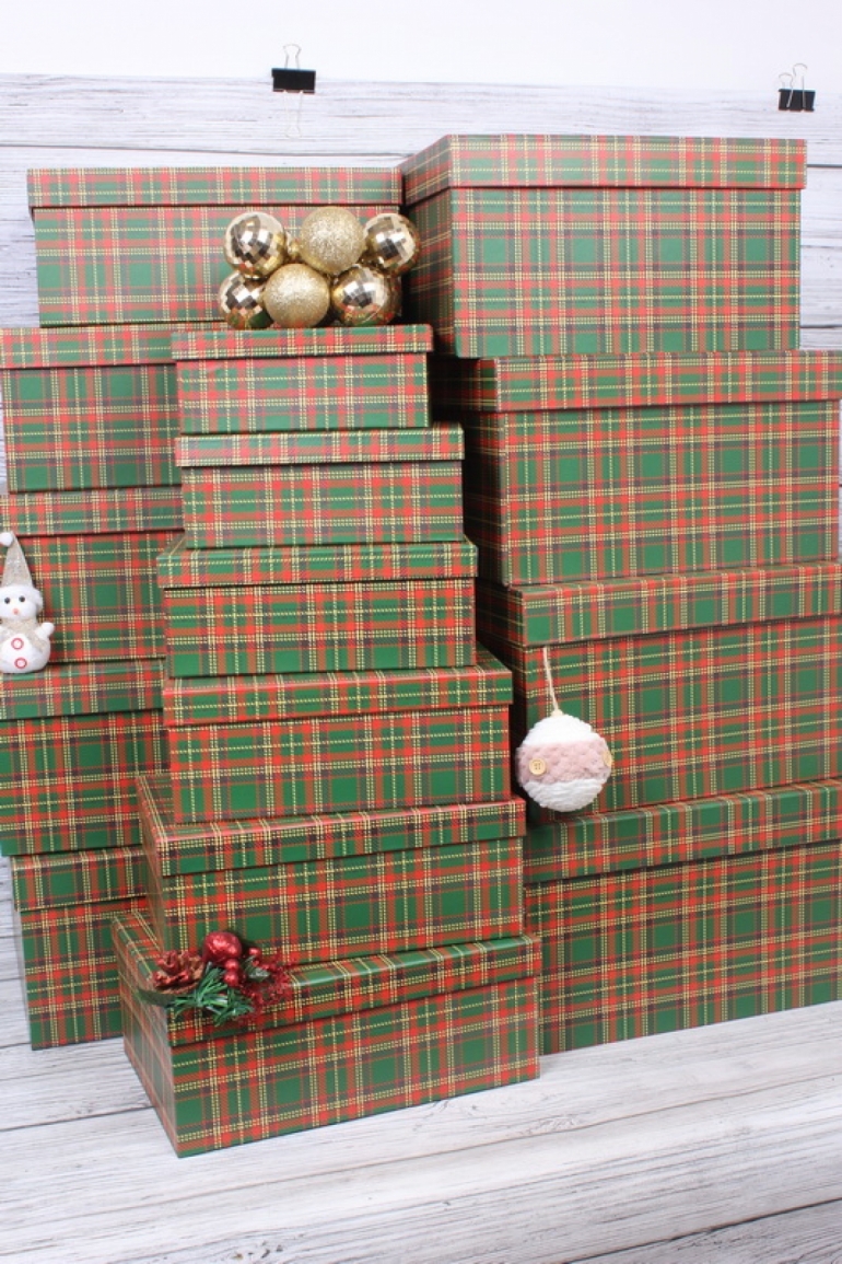 Набор подарочных коробок из 15шт -   Прямоугольник НГ Зеленая шотландка 52*40*22см  N195