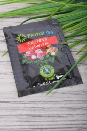 Floralife Express Universal 300 Порошк. подкорм. для срез. цветов 5гр (1шт) ,  арт. 82-85013  0133М