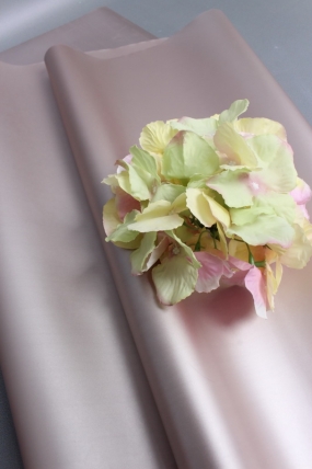 Флористическая пленка с перламутровым эффектом, 50 мкр, 57 см х 10 м, жемчужно-бежевый 7157М