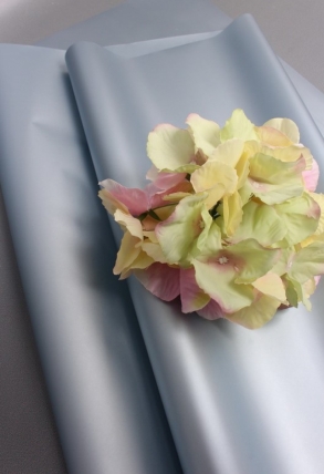 Флористическая пленка с перламутровым эффектом, 50 мкр, 57 см х 10 м, светло-голубой 7201М