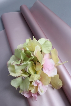 Флористическая пленка с перламутровым эффектом, 50 мкр, 57 см х 10 м, светло-розовый 7126М