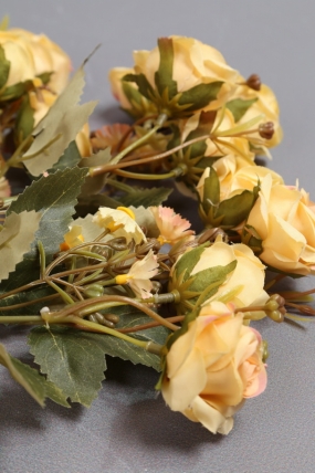 Искусственное растение - Розы дизайн желтая 40 см
