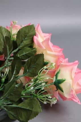 Искусственное растение -  Розы с гипсофилой 38 см бело-розовые