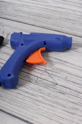 Клеевой термопистолет d 7мм мал. HOT MELT GLUE GUN с переключателем	12637843/синий