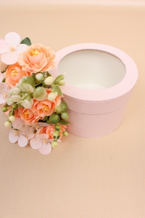 Коробка круглая с прозрачным окошком 12,5x8,5 см, св.розовая  6940М