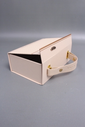 Коробка подарочная 18*13*7, шампань 8062М