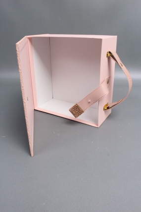 Коробка подарочная 20*20*9, св.розовый  7997М